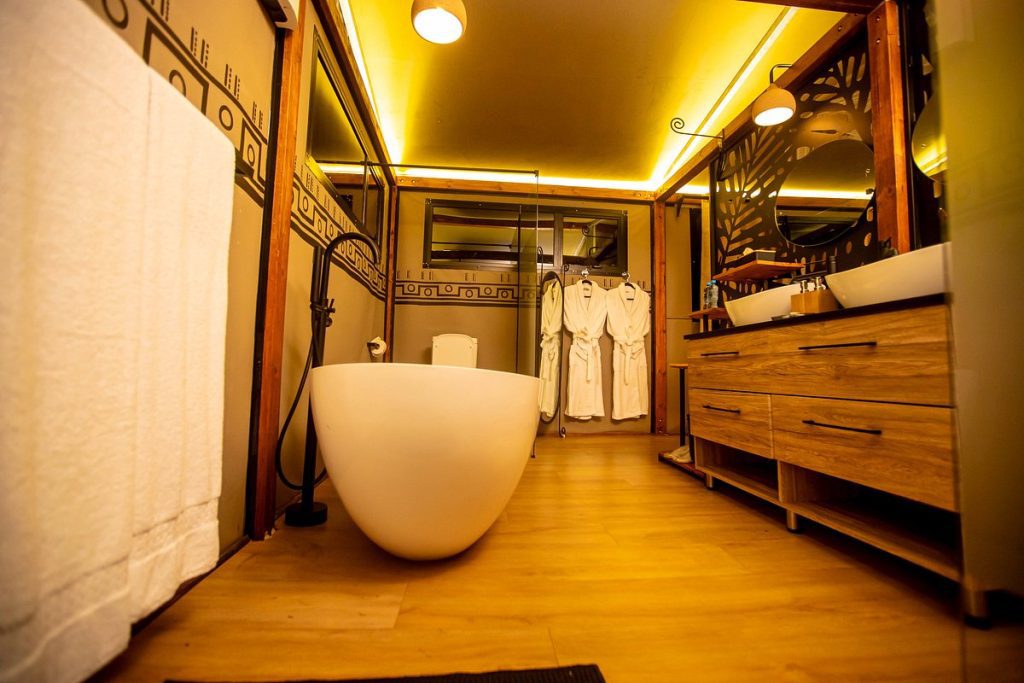 escarpment luxury camp serengeti