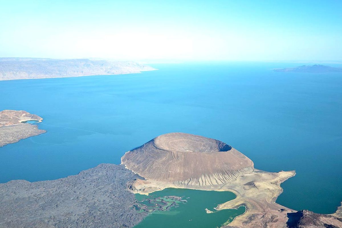 Jade Sea - Lake Turkana Kenya